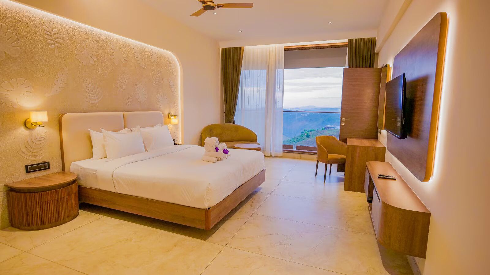 Luxury Cottage, Hill View