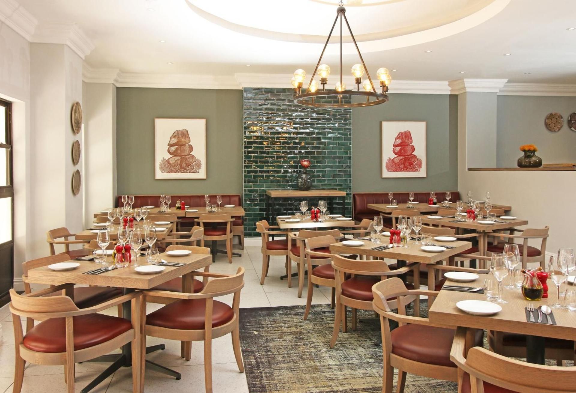 undefined Hollow on the Square Hotel and Suites 8