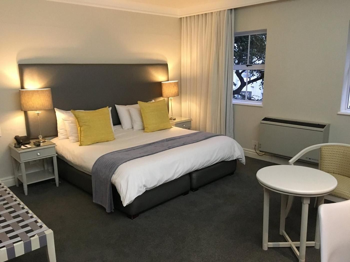 undefined Hollow on the Square Hotel and Suites 2