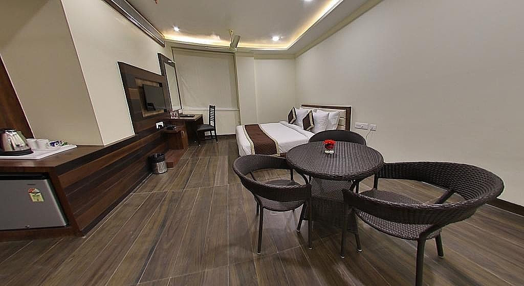 Golden Eagle By Wizowll Group Of Hotels Executive room 9