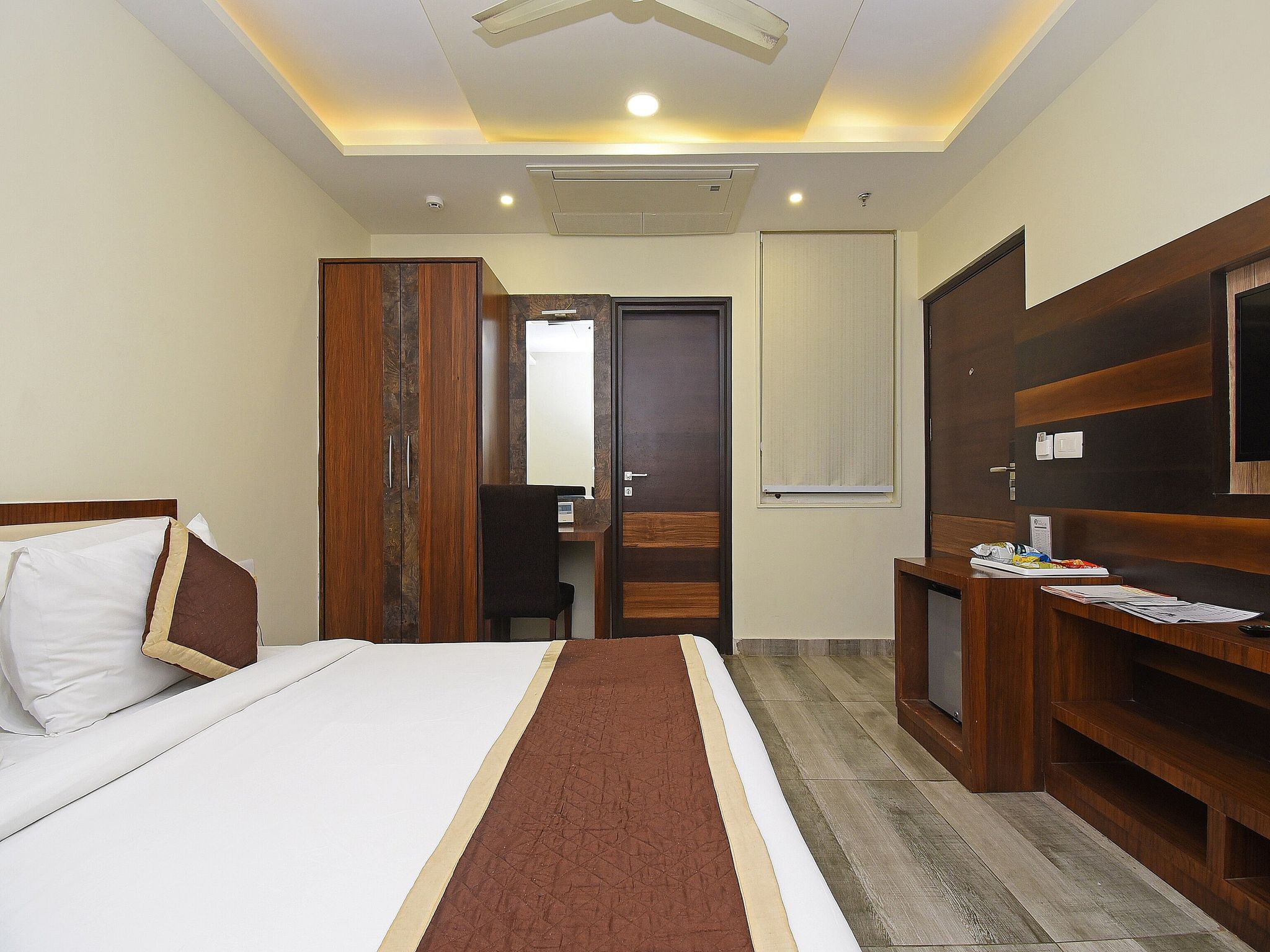 Golden Eagle By Wizowll Group Of Hotels Executive room 6
