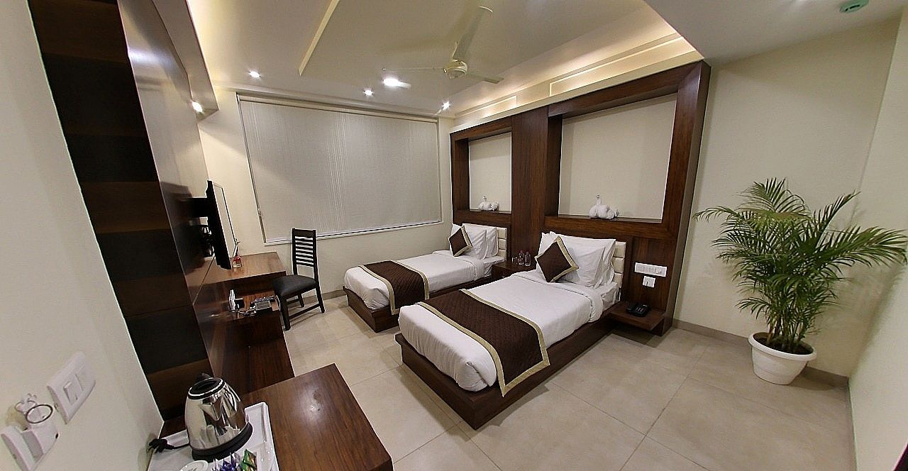 Golden Eagle By Wizowll Group Of Hotels Executive room 8