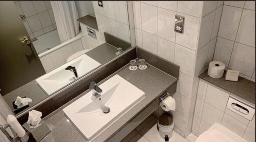 undefined Maldron Hotel Newlands Cross 8