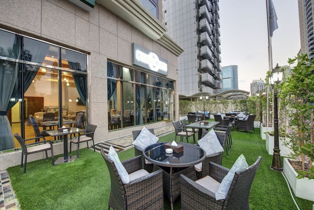 Class Hotel Apartments