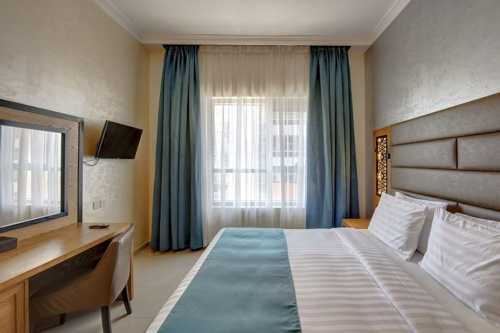Class Hotel Apartments