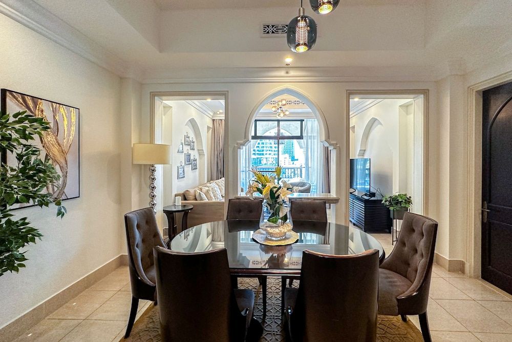 HiGuests - Souk Al Bahar