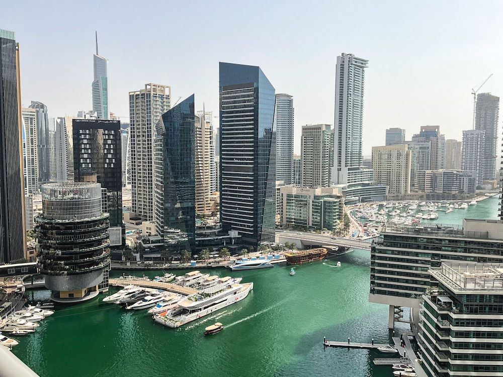 undefined HiGuests - Bay central 8