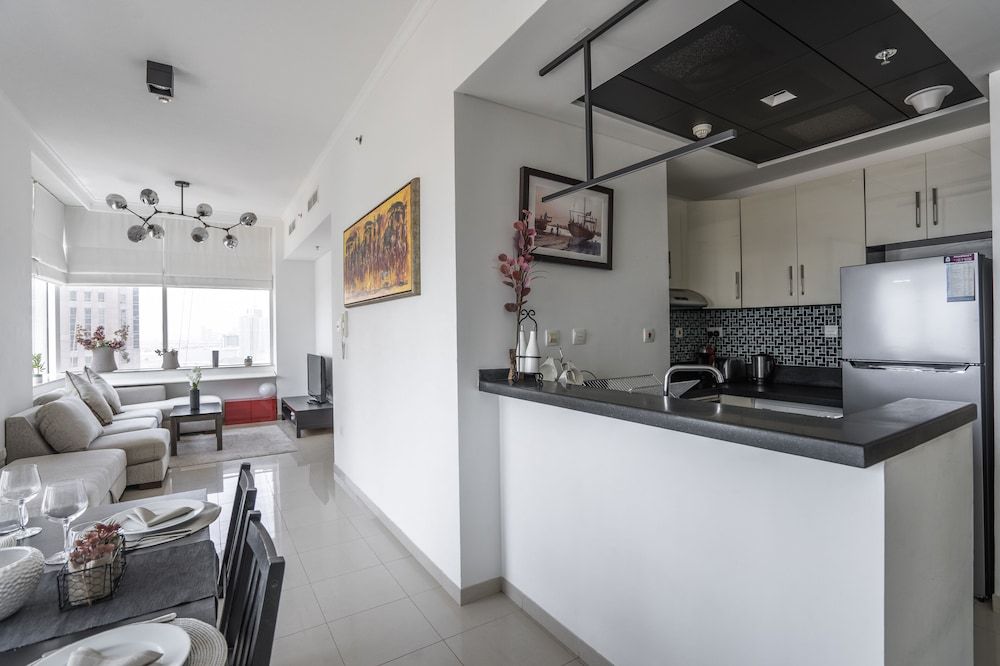 HiGuests - Botánica Tower City Apartment, 1 Queen Bed, Marina View 6