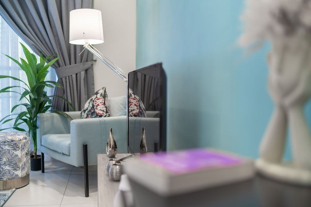 HiGuests - Sky Views   Superior Studio, 1 Queen Bed, City View 9