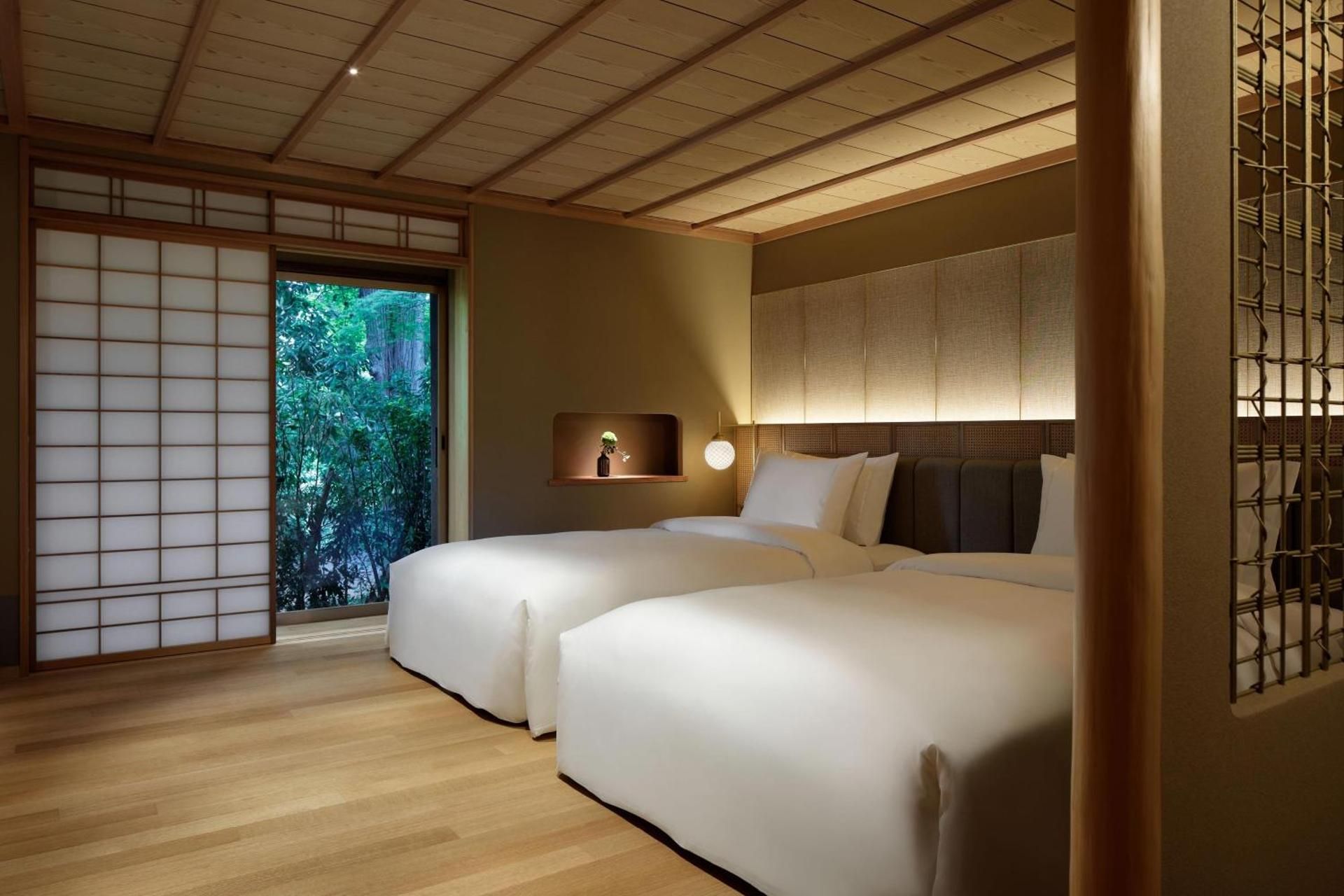 Japanese Style Twin Larger Suite with Two Twin Beds - Club Lounge Access