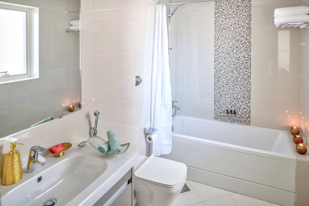 undefined Luxury Staycation - Continental Tower 7