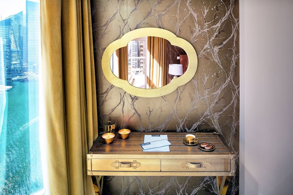 Luxury Staycation - Continental Tower Design Apartment, 2 Bedrooms, Marina View, Sea Facing 9