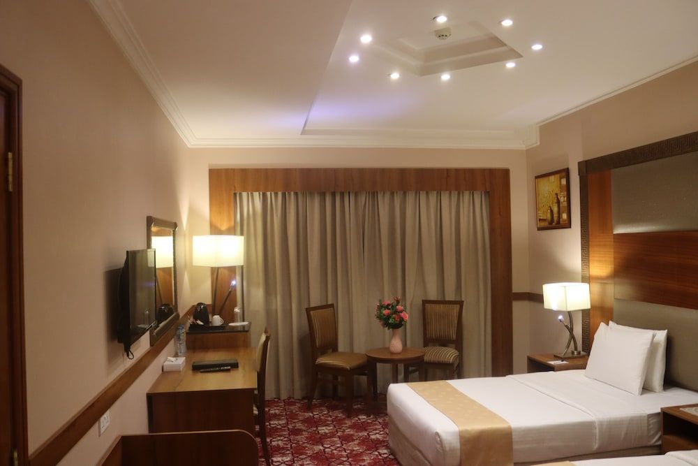 GSS Avenue Hotel Deluxe Double or Twin Room, 2 Twin Beds, City View 5