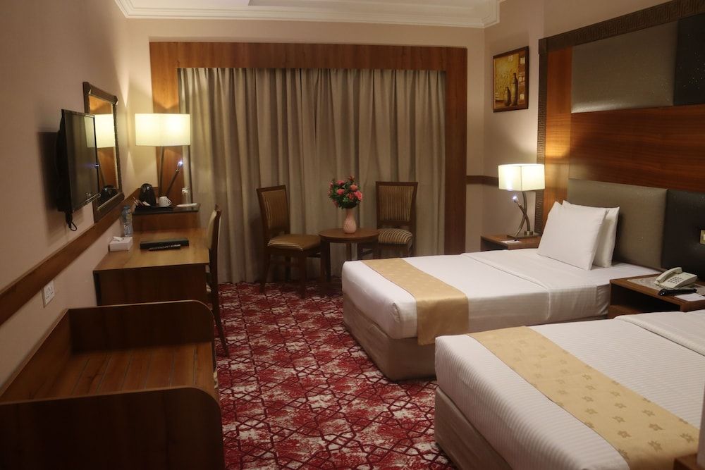 GSS Avenue Hotel Deluxe Double or Twin Room, 2 Twin Beds, City View 4