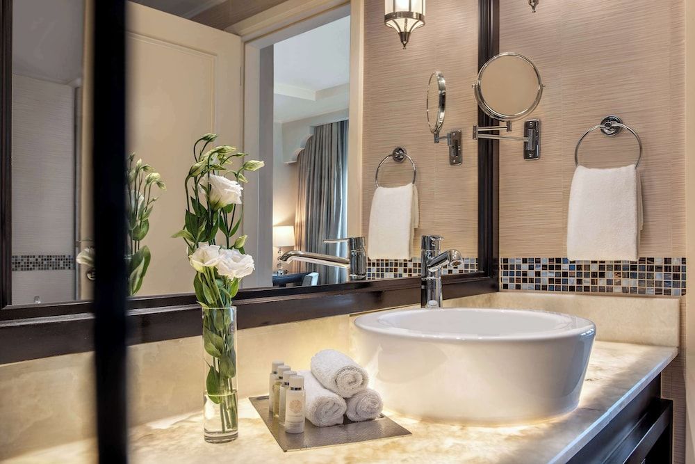 Oaks Ibn Battuta Gate Dubai Premier King or Twins Room with Free Shuttle to Beach 4