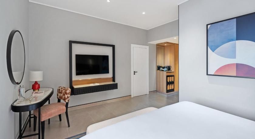 Oaks Ibn Battuta Gate Dubai Superior Room, Newly Renovated 4
