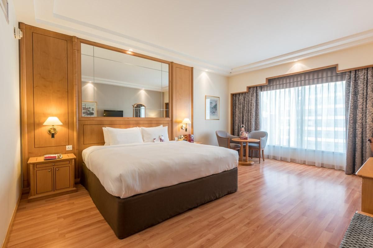 Millennium Downtown Standard King Room