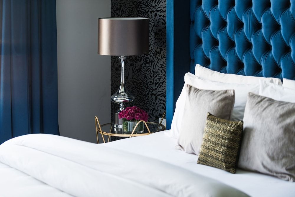 Luxury Staycation - The Residences Tower Design Apartment, 2 Bedrooms, City View, Overwater 2