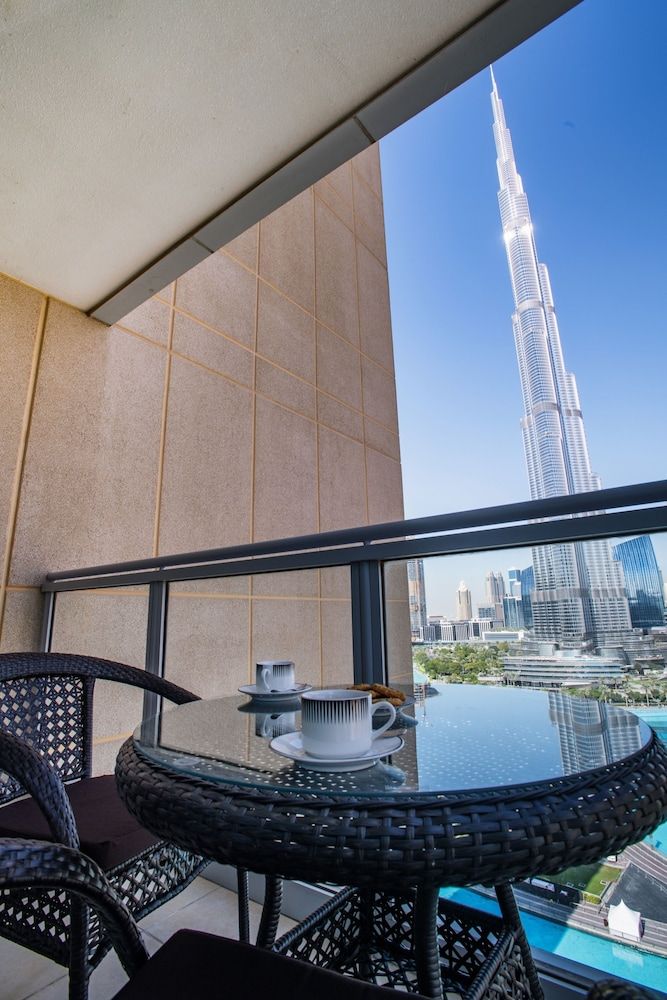 Luxury Staycation - The Residences Tower Design Apartment, 2 Bedrooms, City View, Overwater 4
