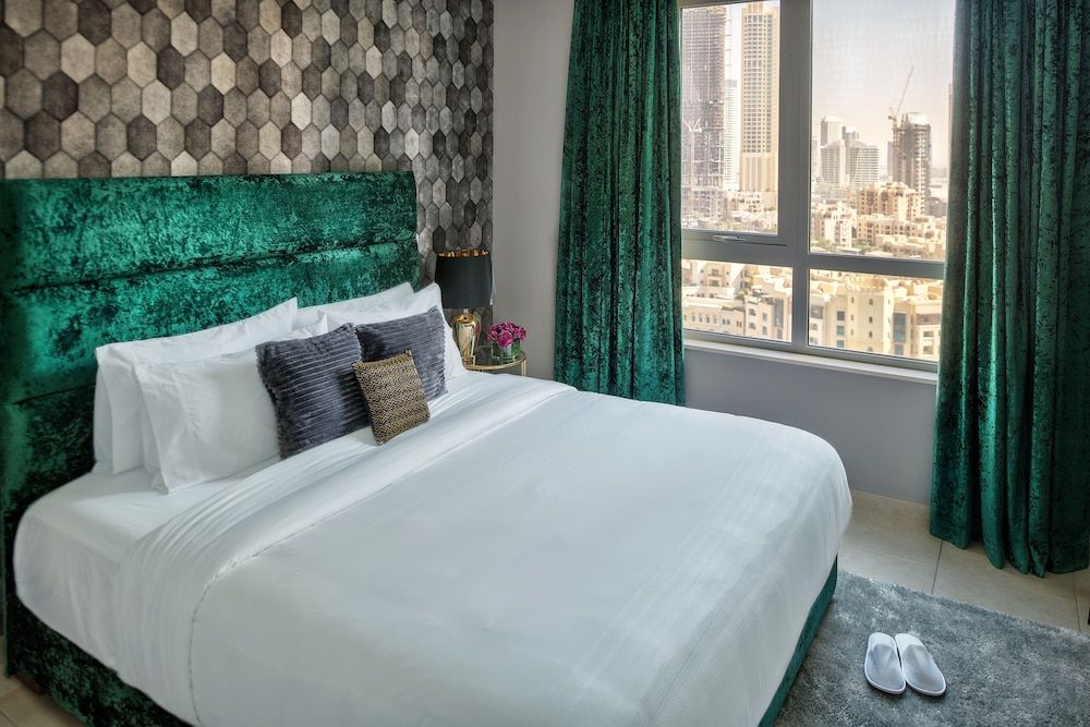 Luxury Staycation - The Residences Tower Design Apartment, 2 Bedrooms, City View, Overwater 3
