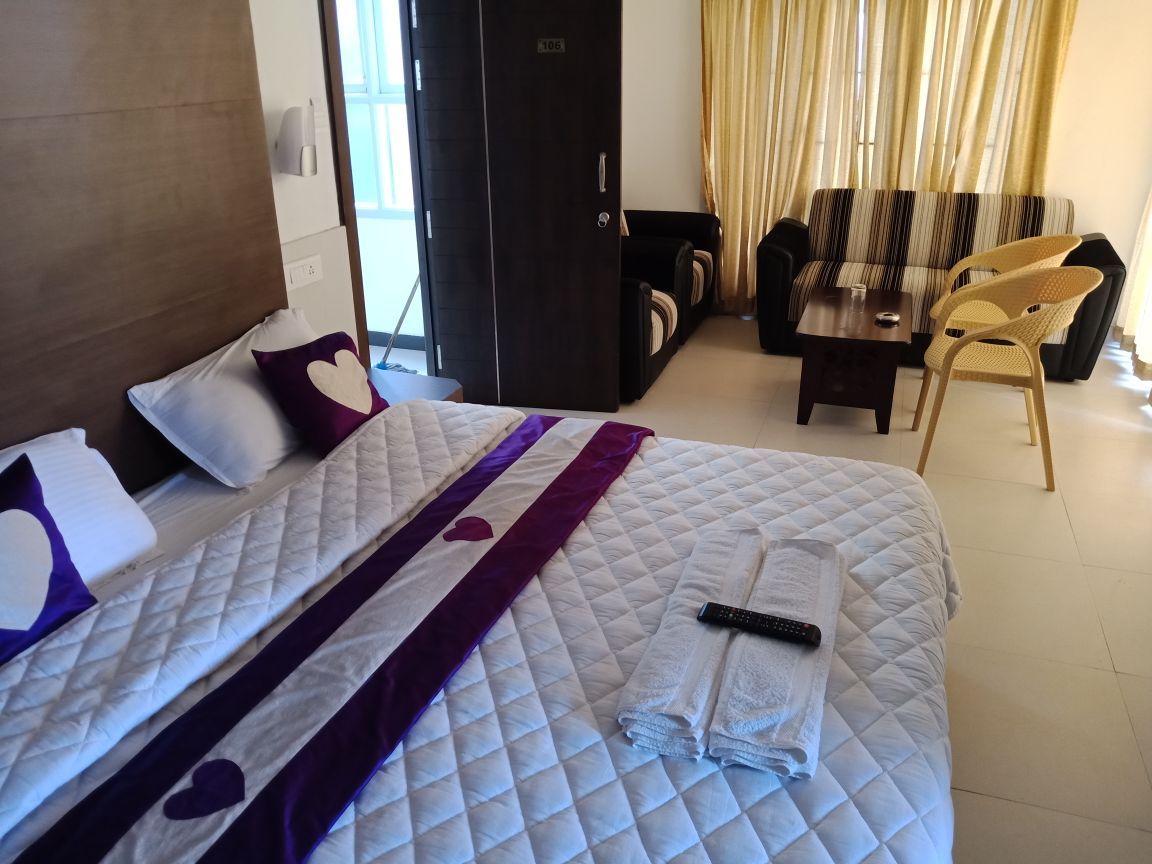 Hotel Swiss Cottage Standard Room 8