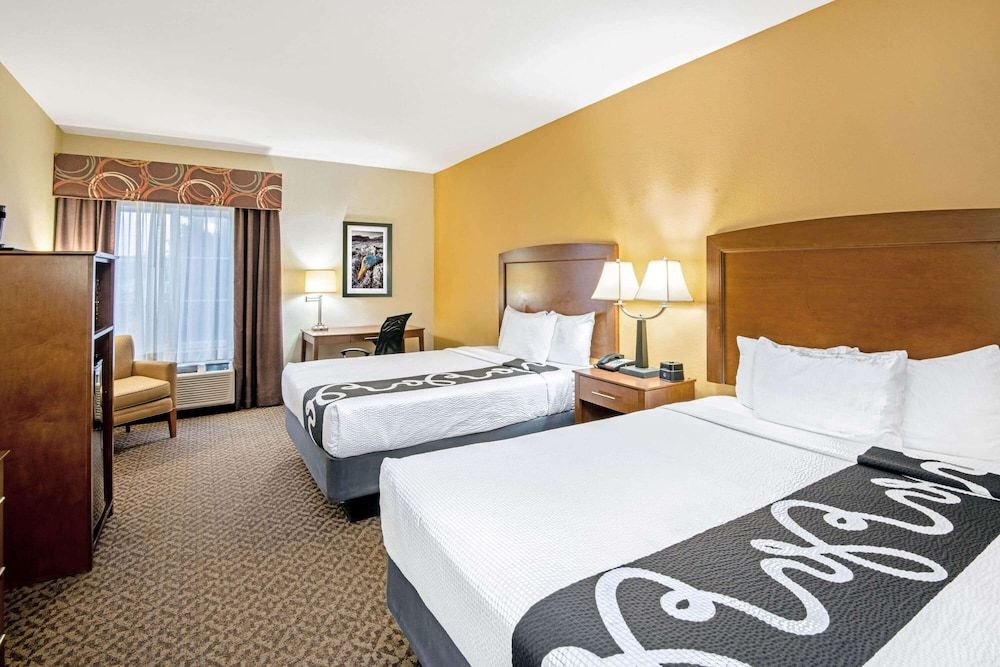 Room, 2 Queen Beds, Non Smoking