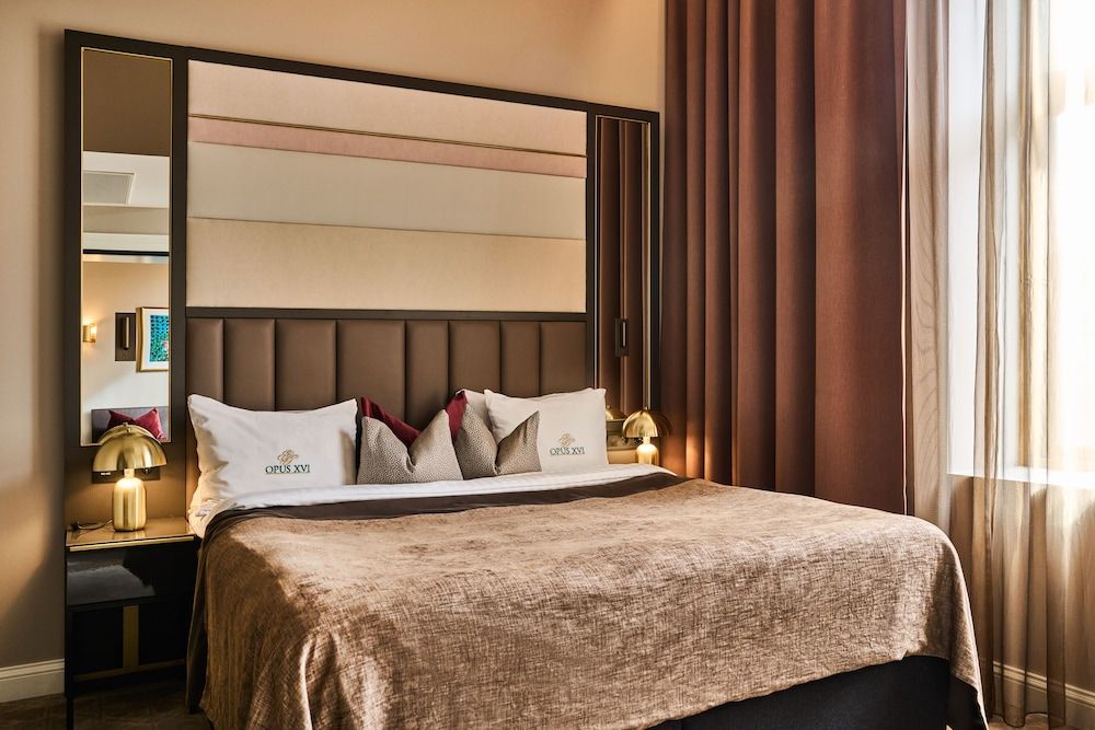 Deluxe Room, City View