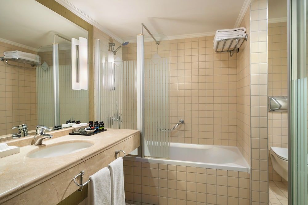 Kaya Istanbul Fair & Convention Standard Room 2