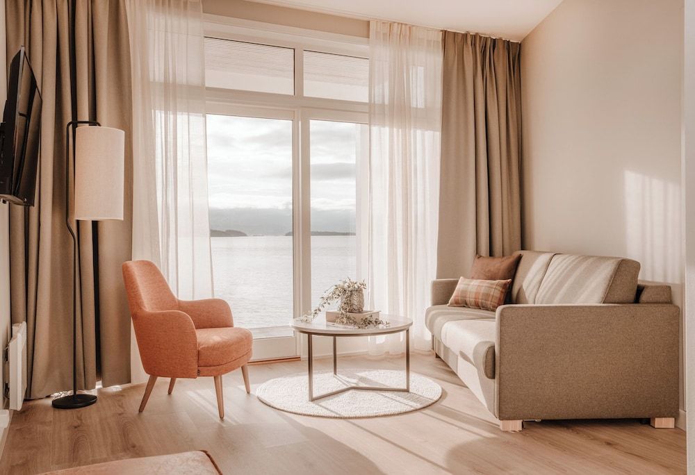 Suite, Balcony, Sea View (Oceanfront)