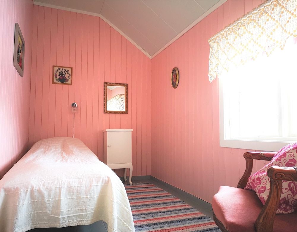 Basic Single Room, 1 Twin Bed