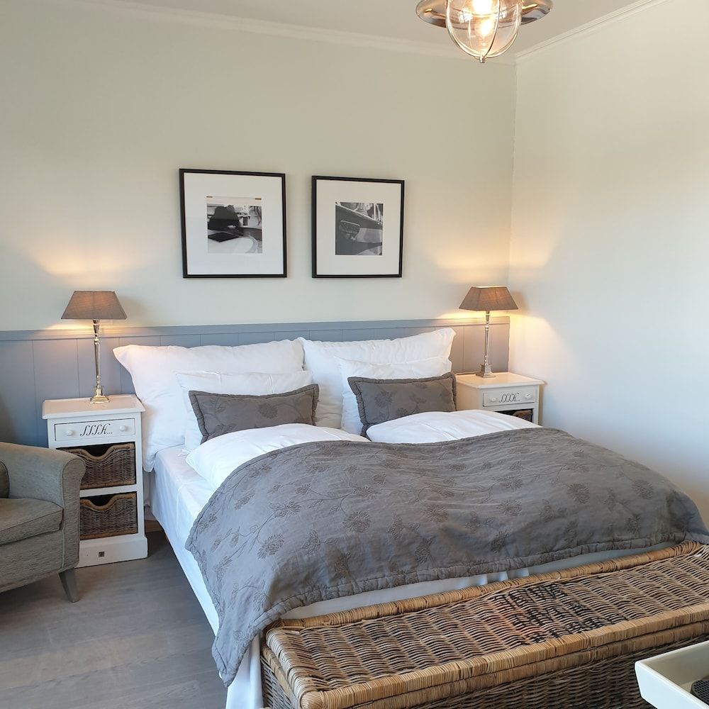 Superior Double Room, 2 Twin Beds, Partial Sea View