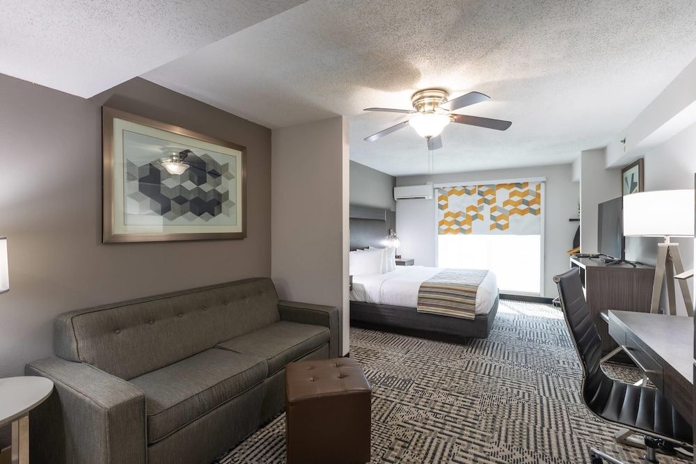 Suite, 1 Bedroom, Accessible, Non Smoking (Roll-in Shower)