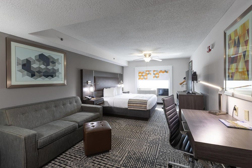 Suite, 1 Bedroom, Accessible, Non Smoking (Roll-in Shower)