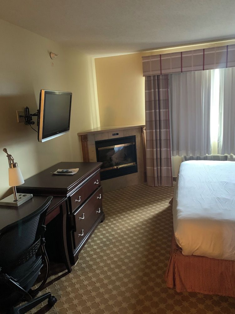 Studio Suite, 1 King Bed with Sofa bed, Non Smoking