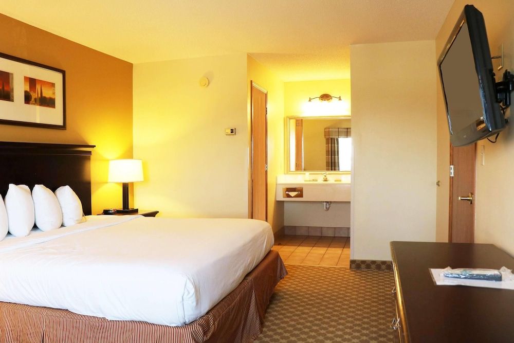 Suite, 1 Bedroom, Accessible, Non Smoking (Roll-in Shower)