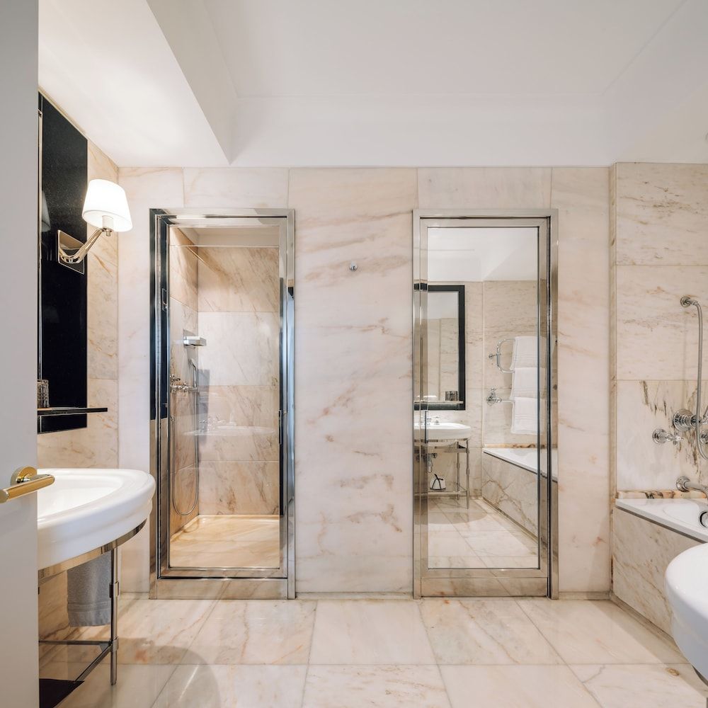 Four Seasons Hotel Ritz Lisbon Deluxe Room, 1 King Bed, City View 3