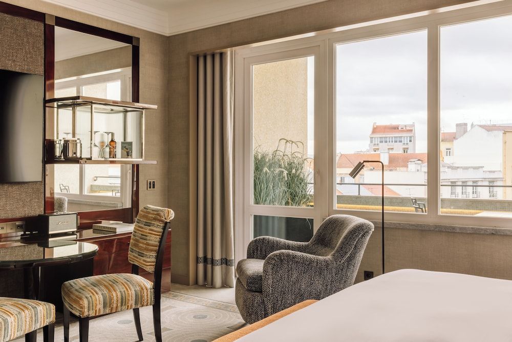 Four Seasons Hotel Ritz Lisbon Deluxe Room, 1 King Bed, City View 7