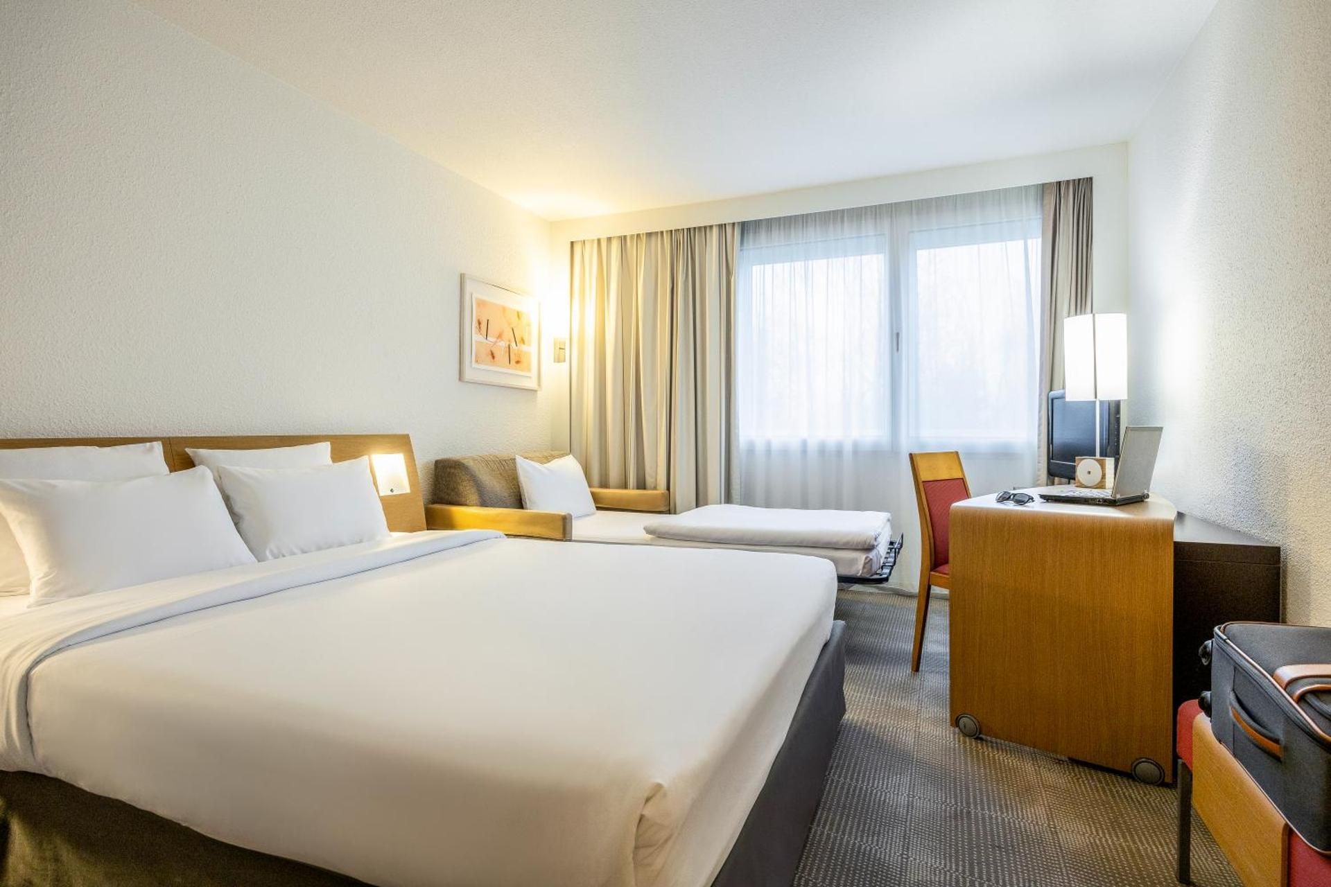 Park, Sleep and Fly package - 14 days parking included