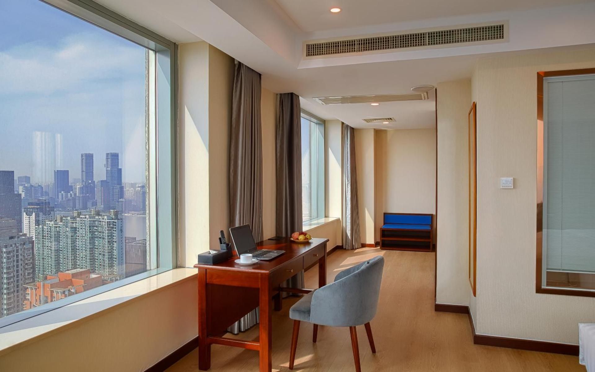 Grand River View King Room