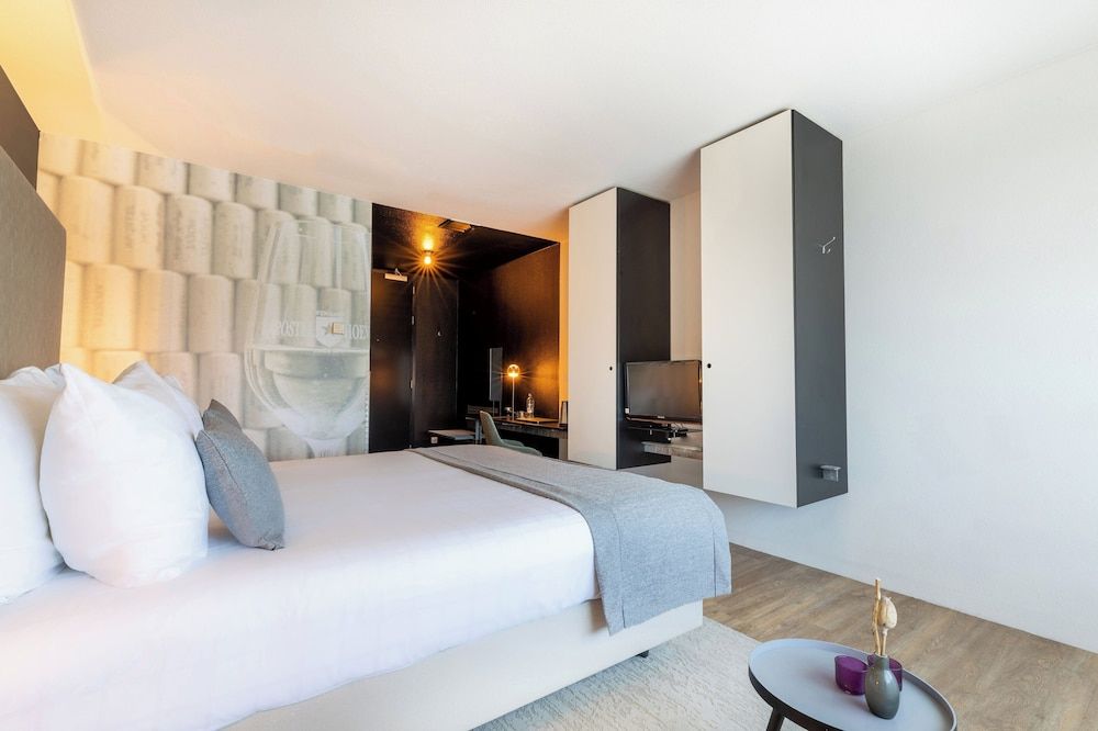 Garner Hotel Maastricht by IHG Standard Room, 1 Queen Bed 3