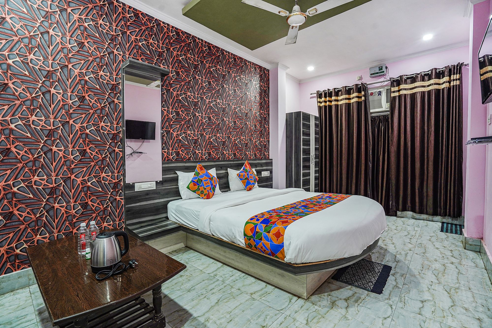 FabHotel Deepak Palace Deluxe Room 3