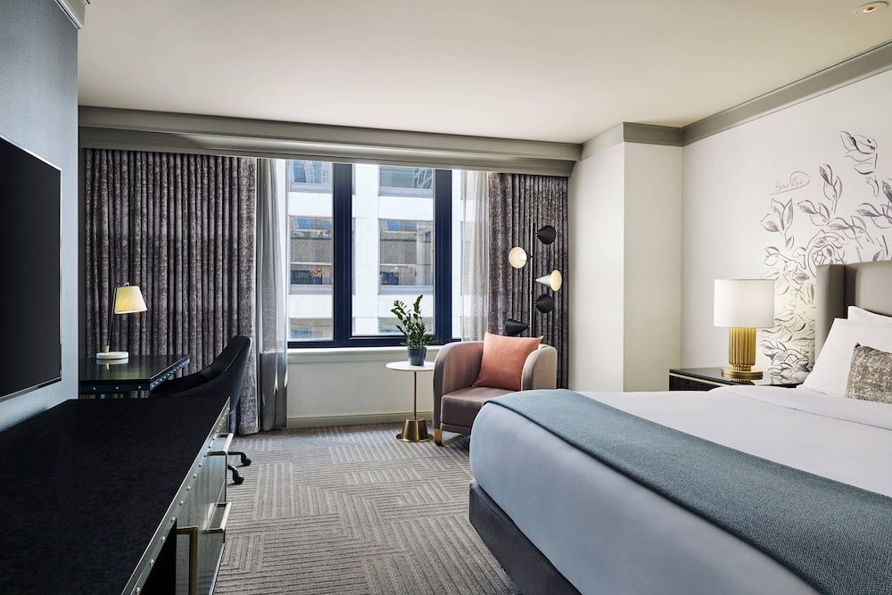 The Gwen, a Luxury Collection Hotel, Michigan Avenue Chicago Superior Room, 1 King Bed, Non Smoking