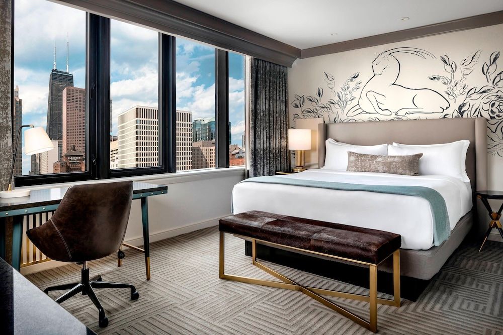 Junior Suite, 1 King Bed, Non Smoking