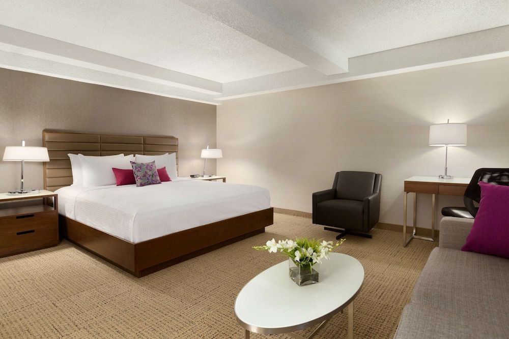 Premium Room, 1 King Bed with Sofa bed (Coast Premium King with Sofa Bed)