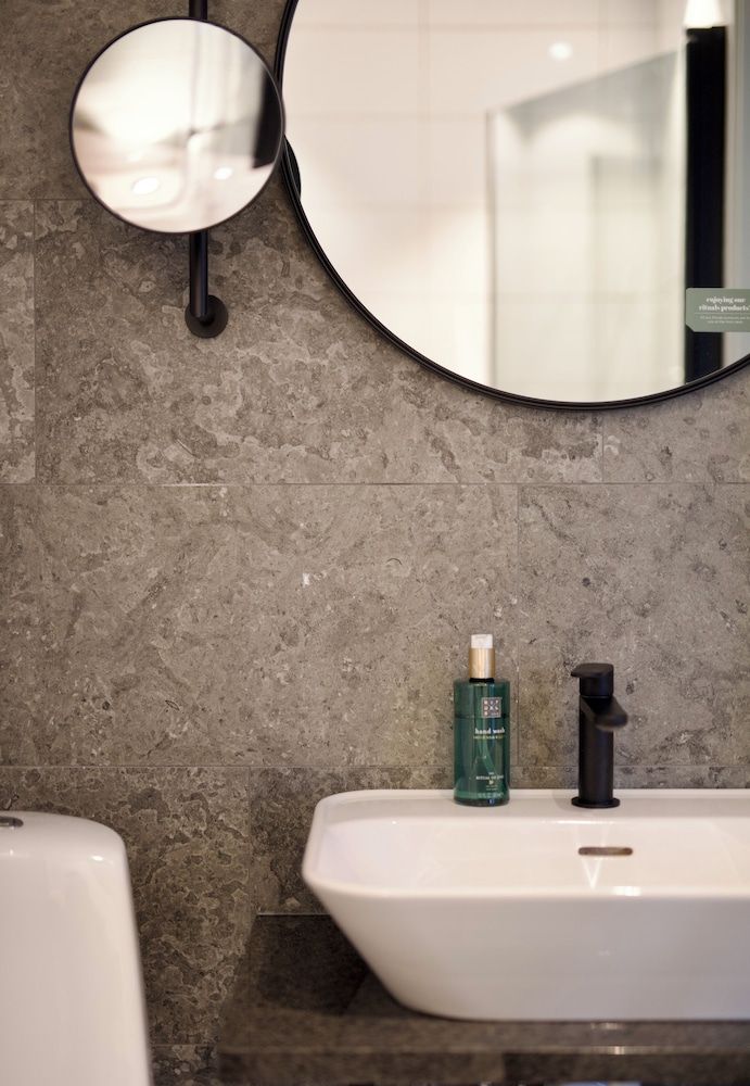 Home Hotel Cardinal Standard Room 5