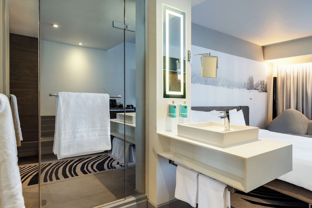 undefined Novotel London Tower Bridge 8