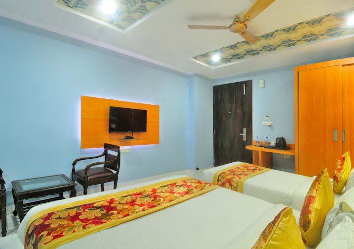 undefined Hotel New Majestic 9