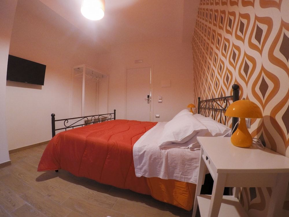 undefined 1970 Rooms 7