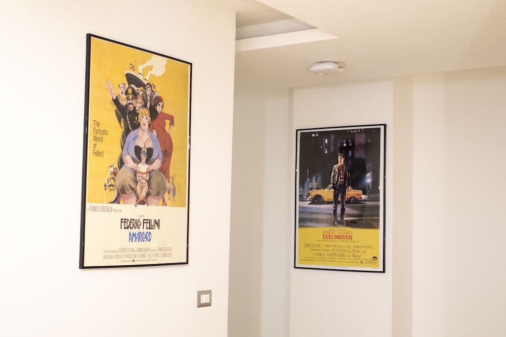 undefined 1970 Rooms 6