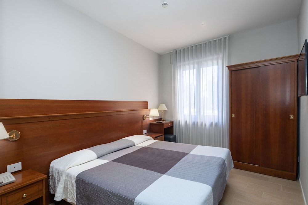 Hotel Excelsior Double or Twin Room 12